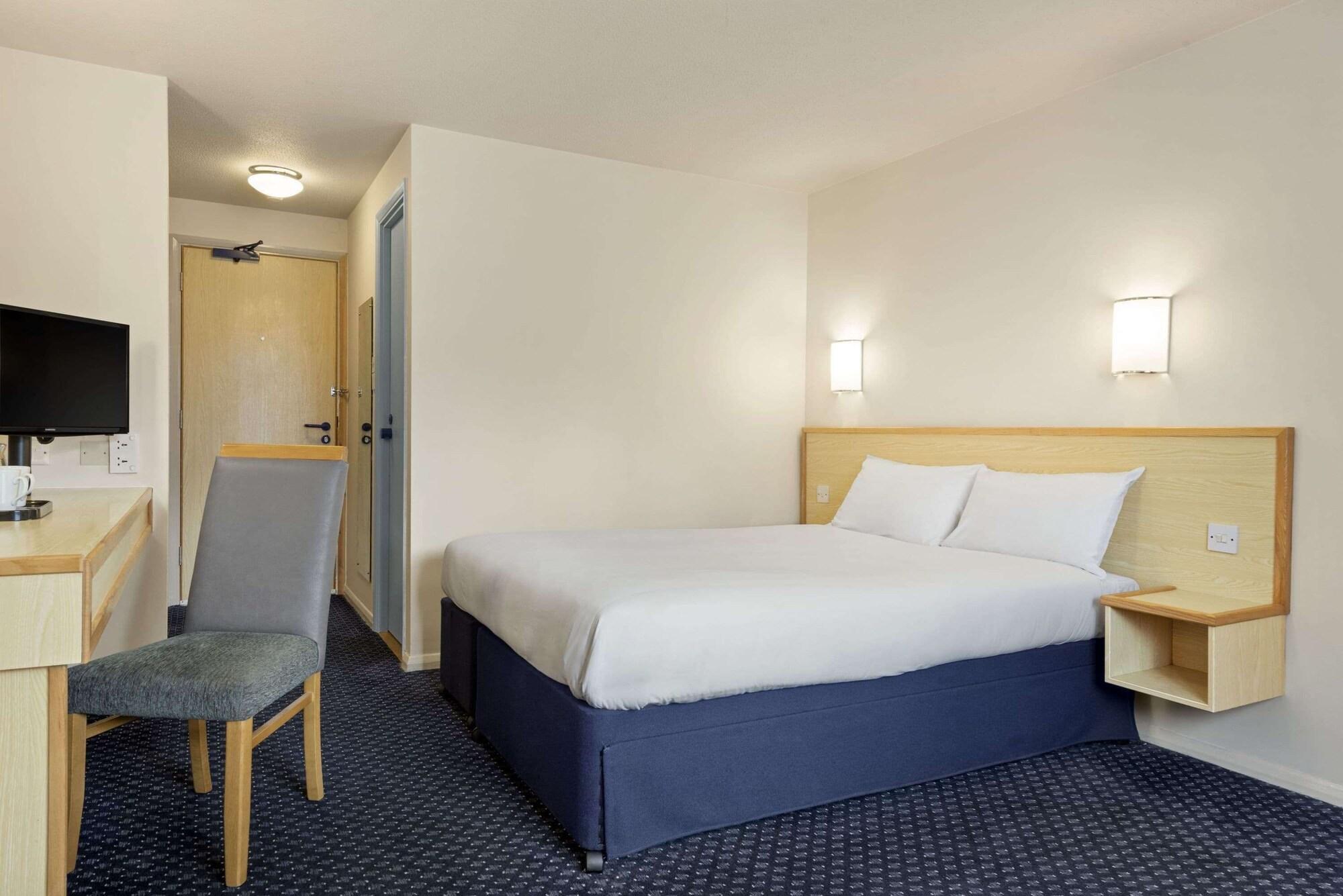 Days Inn Sutton Scotney North Экстерьер фото