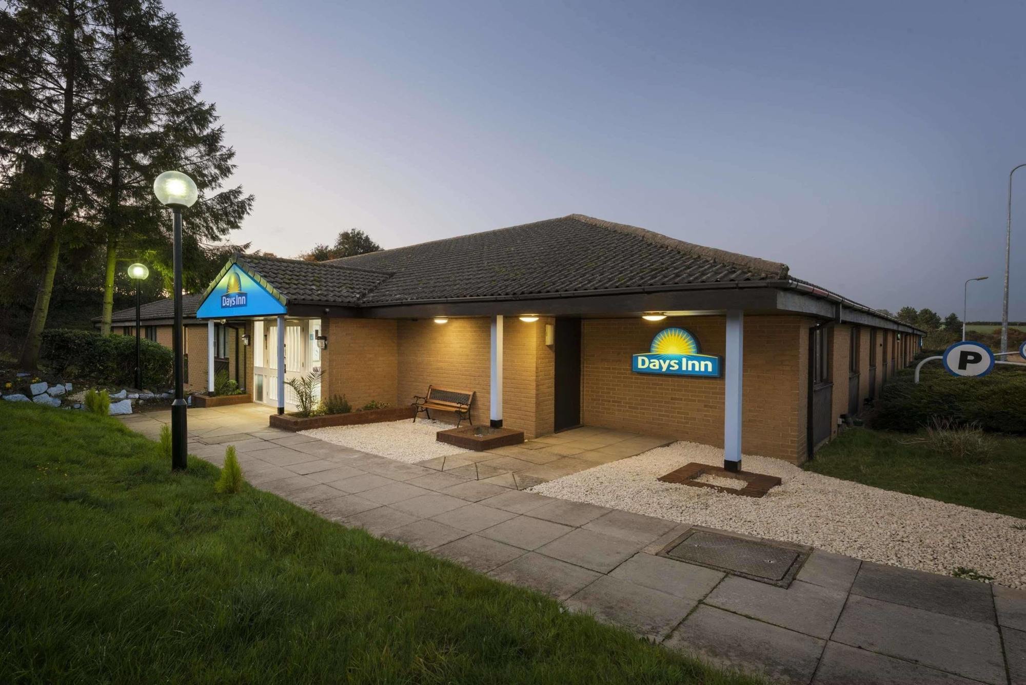 Days Inn Sutton Scotney North Экстерьер фото